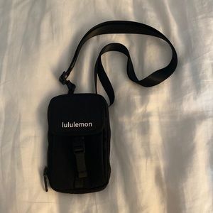 Lululemon crossbody pack